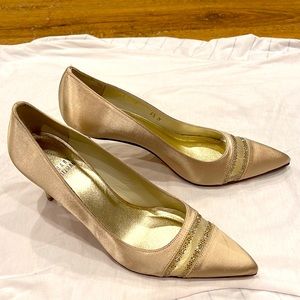 Gorgeous Stuart Weitzman shoes! Worn only a few times. Great for parties, work